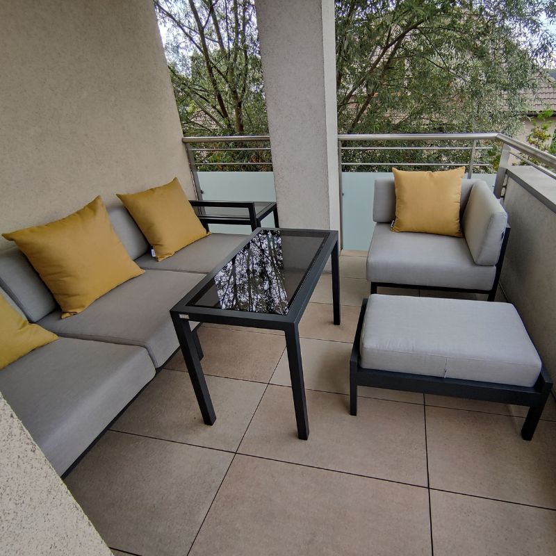 zestaw-wypoczynkowy-na-balkon1 zestaw wypoczynkowy na balkon1