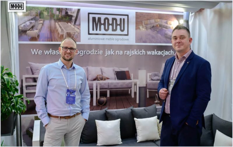 modu zdjecie zespolu z targow